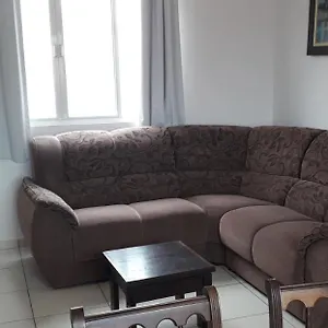  Apartamento 2º Andar Fundos Garagem Carro Pequeno Brasil